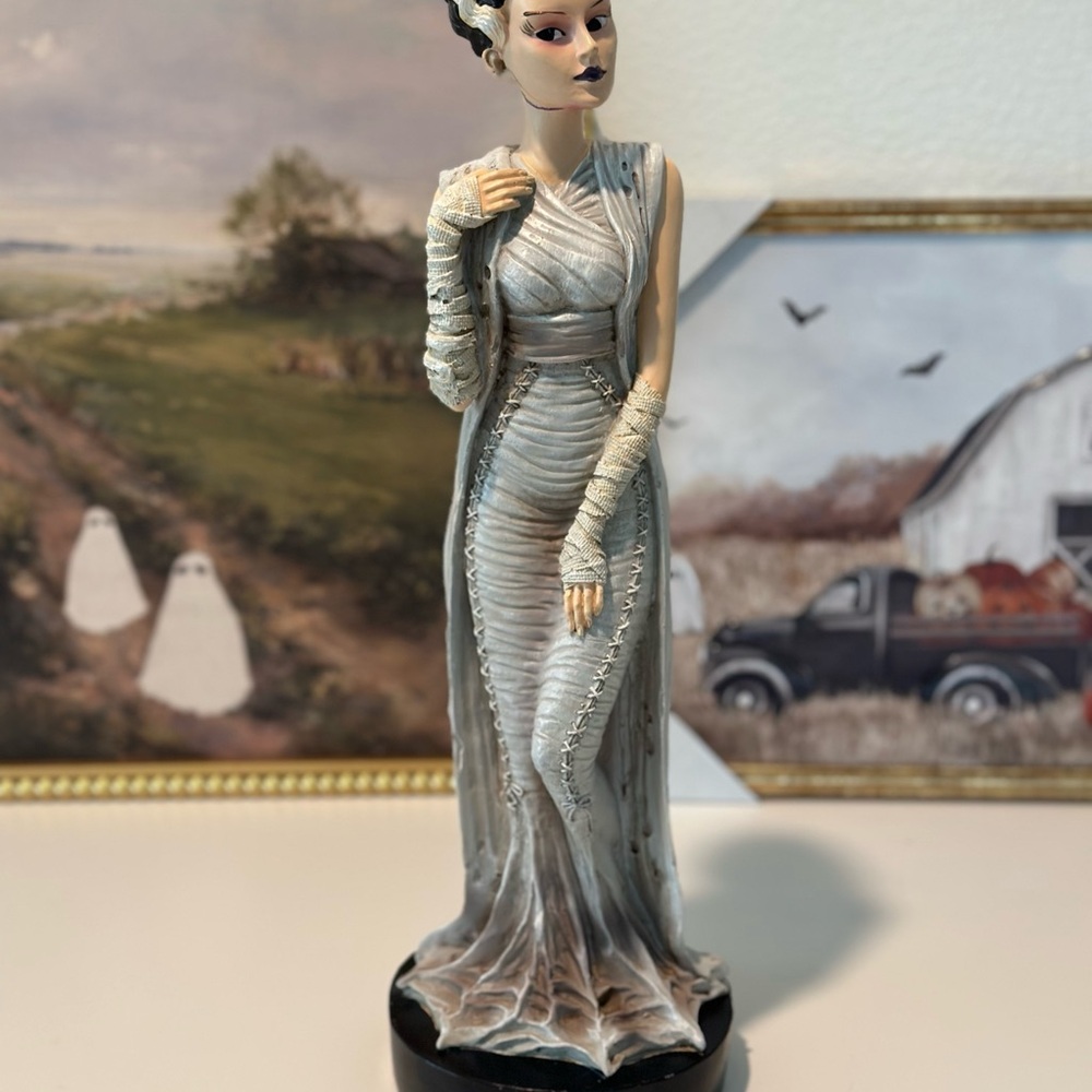 Bride of Frankenstein Mummy Statue